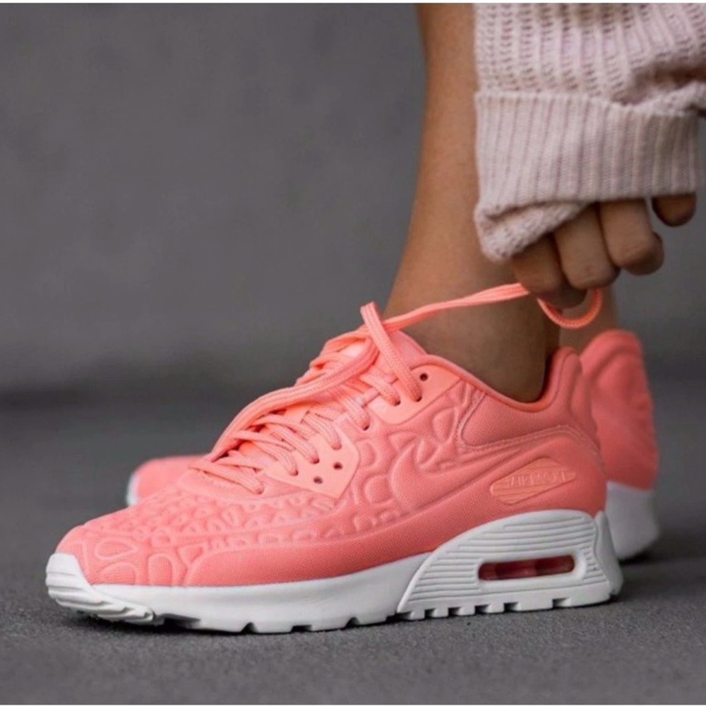 Nike AIR MAX 90 ULTRA PLUSH 'ATOMIC PINK'